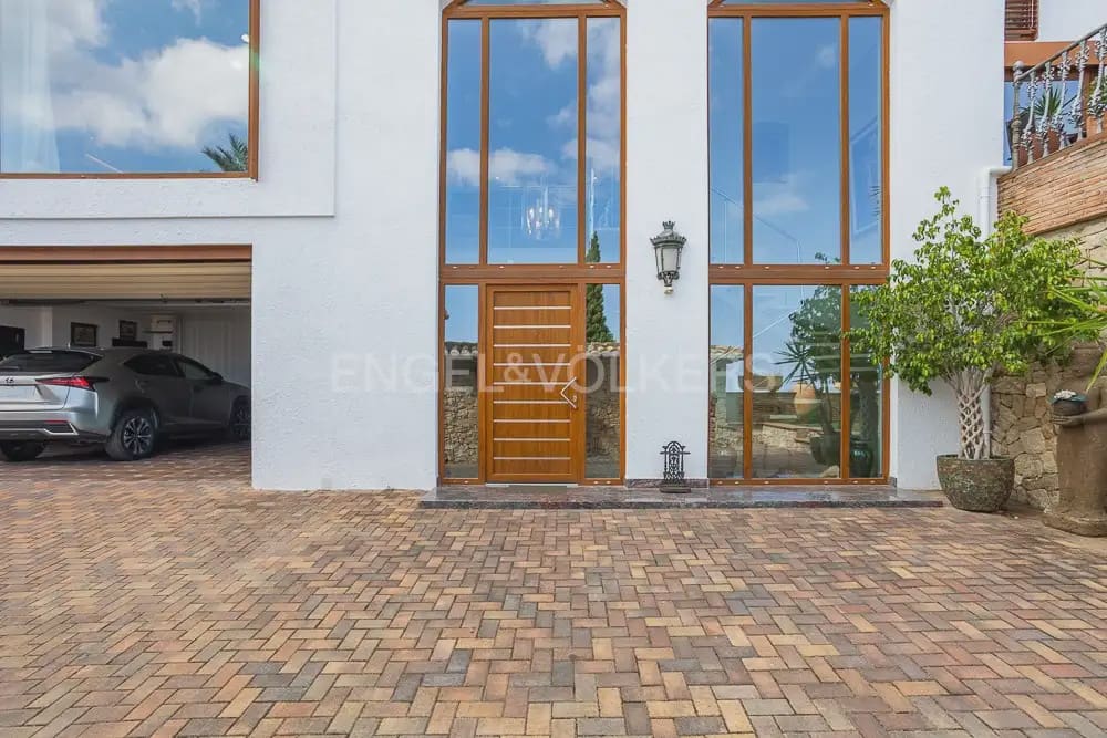 Villa/Maison de 4 chambres à louer à Denia avec piscine garage - 7 000 € (Ref: 9898315)