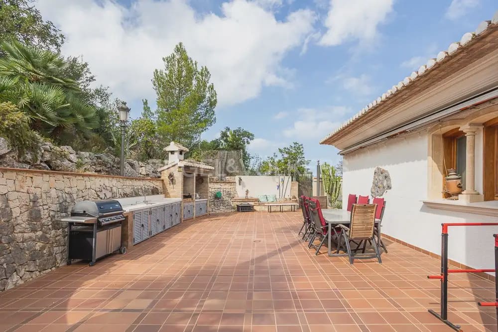 Villa/Maison de 4 chambres à louer à Denia avec piscine garage - 7 000 € (Ref: 9898315)