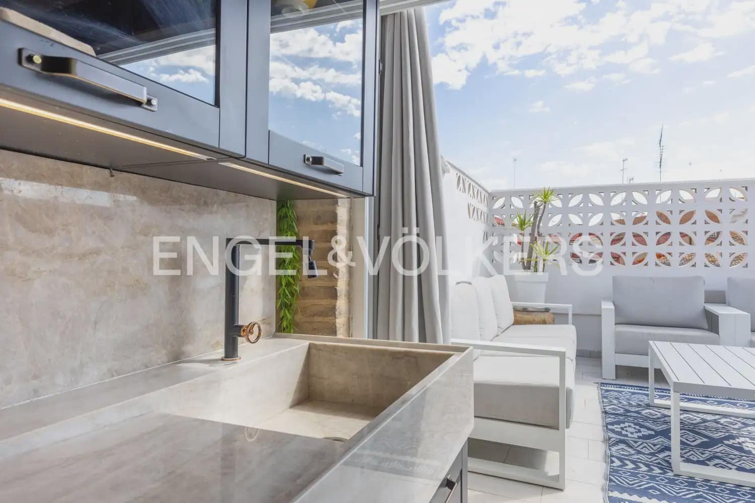 2 Zimmer Penthouse zu verkaufen in Valencia Stadt - 750.000 € (Ref: 9898316)