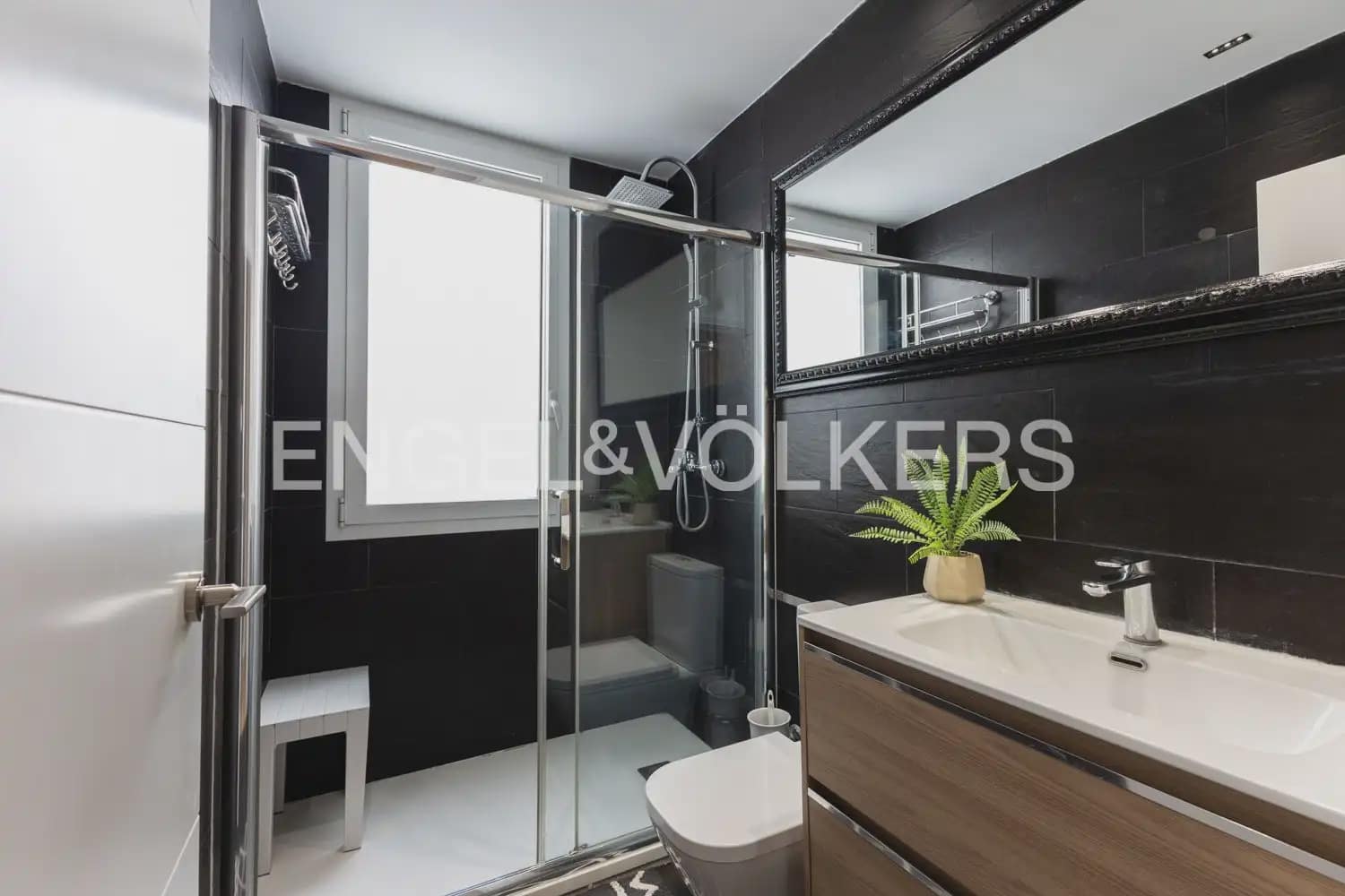 2 Zimmer Penthouse zu verkaufen in Valencia Stadt - 750.000 € (Ref: 9898316)