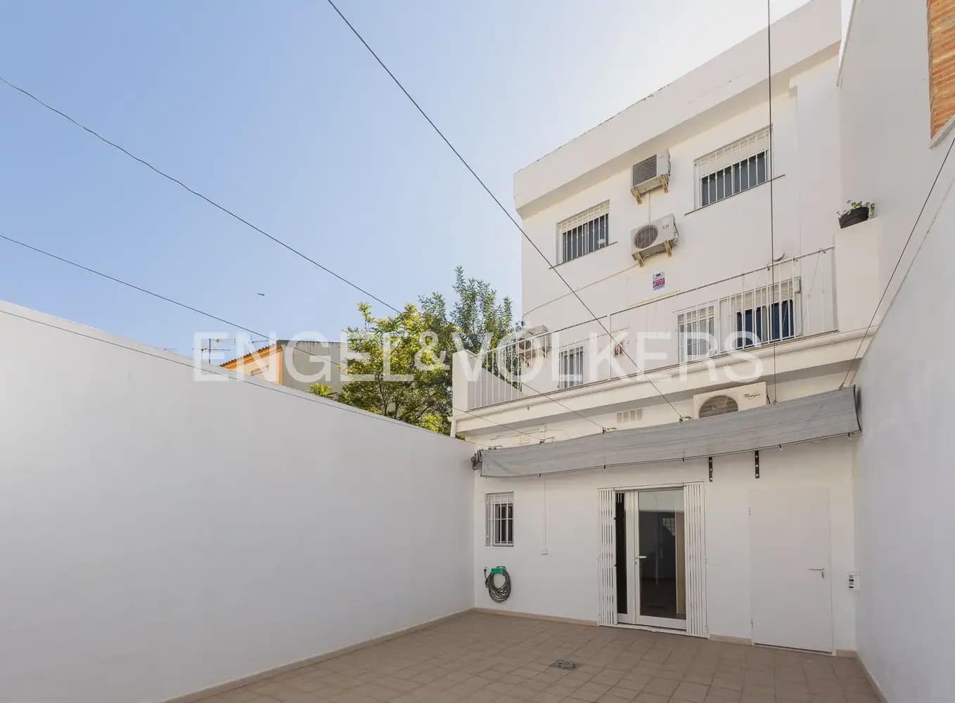 3 slaapkamer Huis te koop in La Pobla de Vallbona met garage - € 450.000 (Ref: 9898317)