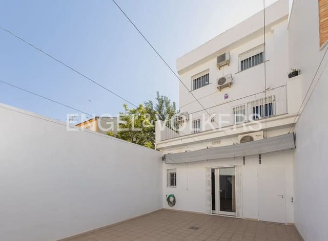 3 slaapkamer Huis te koop in La Pobla de Vallbona met garage - € 450.000 (Ref: 9898317)