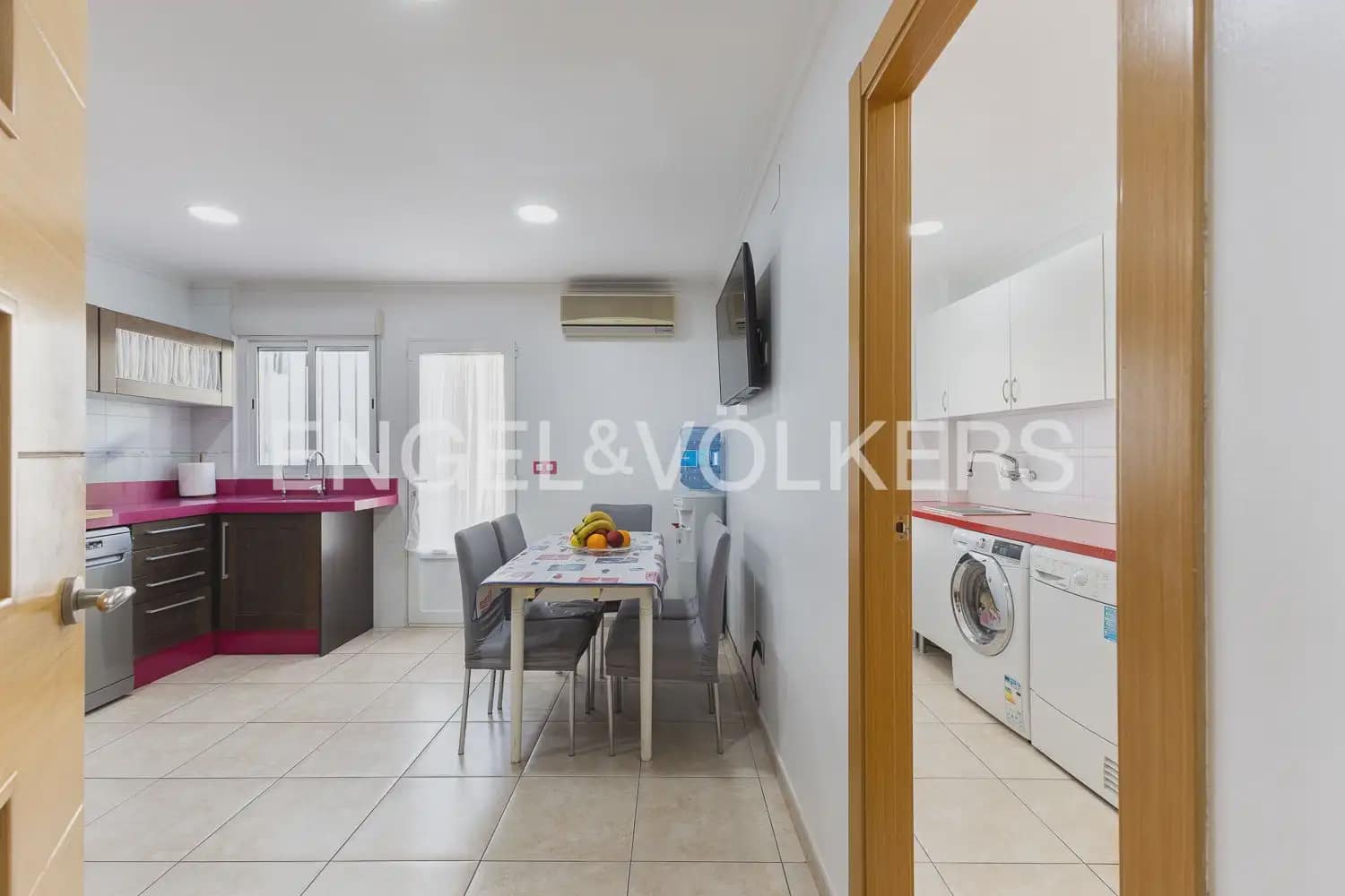 3 slaapkamer Huis te koop in La Pobla de Vallbona met garage - € 450.000 (Ref: 9898317)