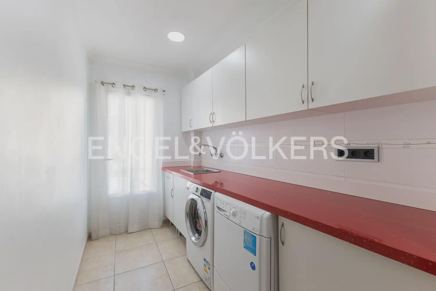 3 slaapkamer Huis te koop in La Pobla de Vallbona met garage - € 450.000 (Ref: 9898317)
