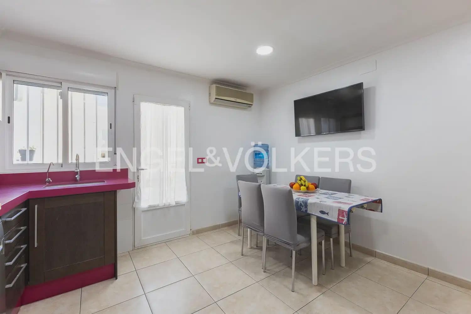 3 slaapkamer Huis te koop in La Pobla de Vallbona met garage - € 450.000 (Ref: 9898317)