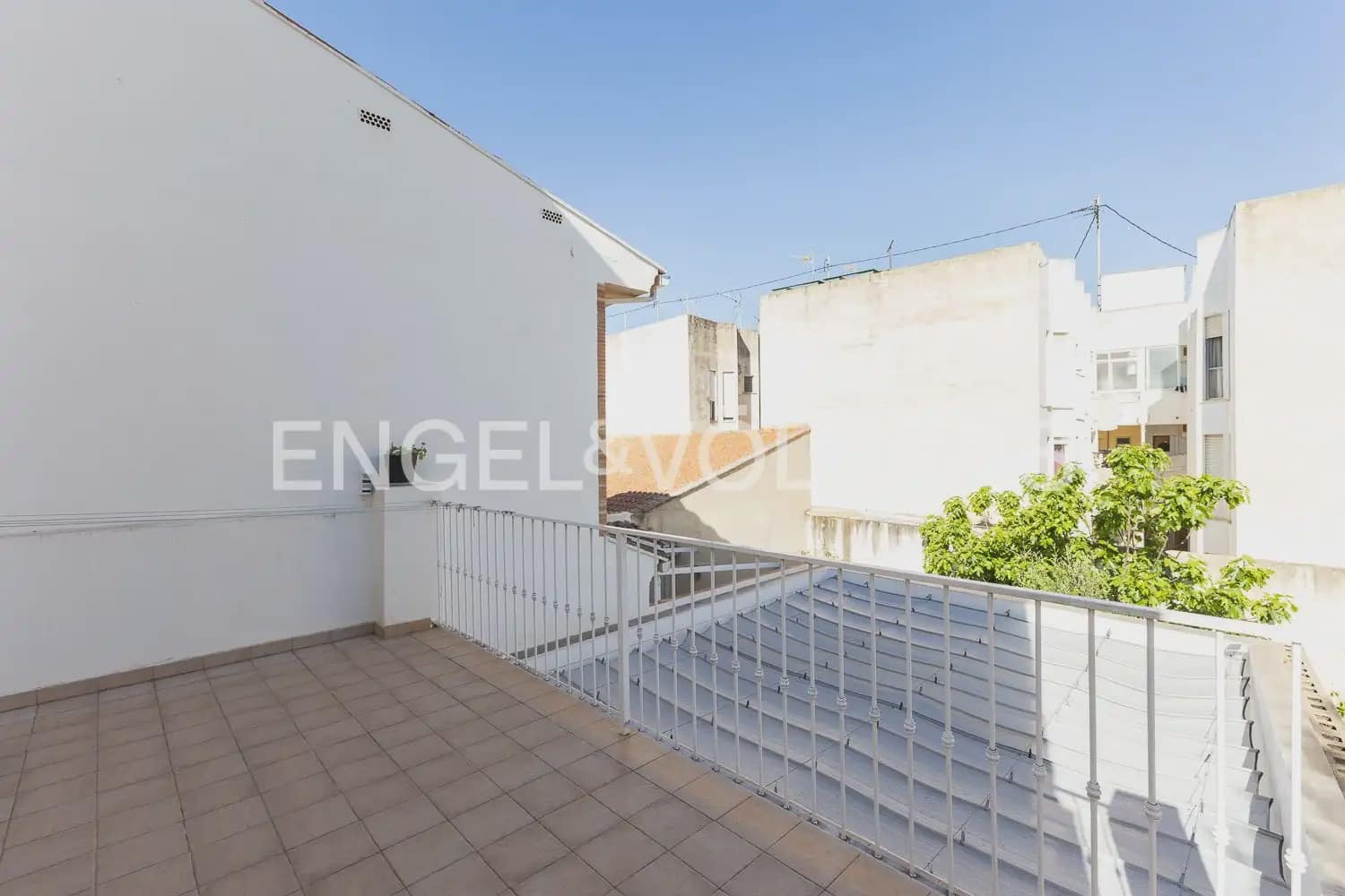 3 slaapkamer Huis te koop in La Pobla de Vallbona met garage - € 450.000 (Ref: 9898317)