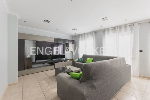 3 slaapkamer Huis te koop in La Pobla de Vallbona met garage - € 450.000 (Ref: 9898317)