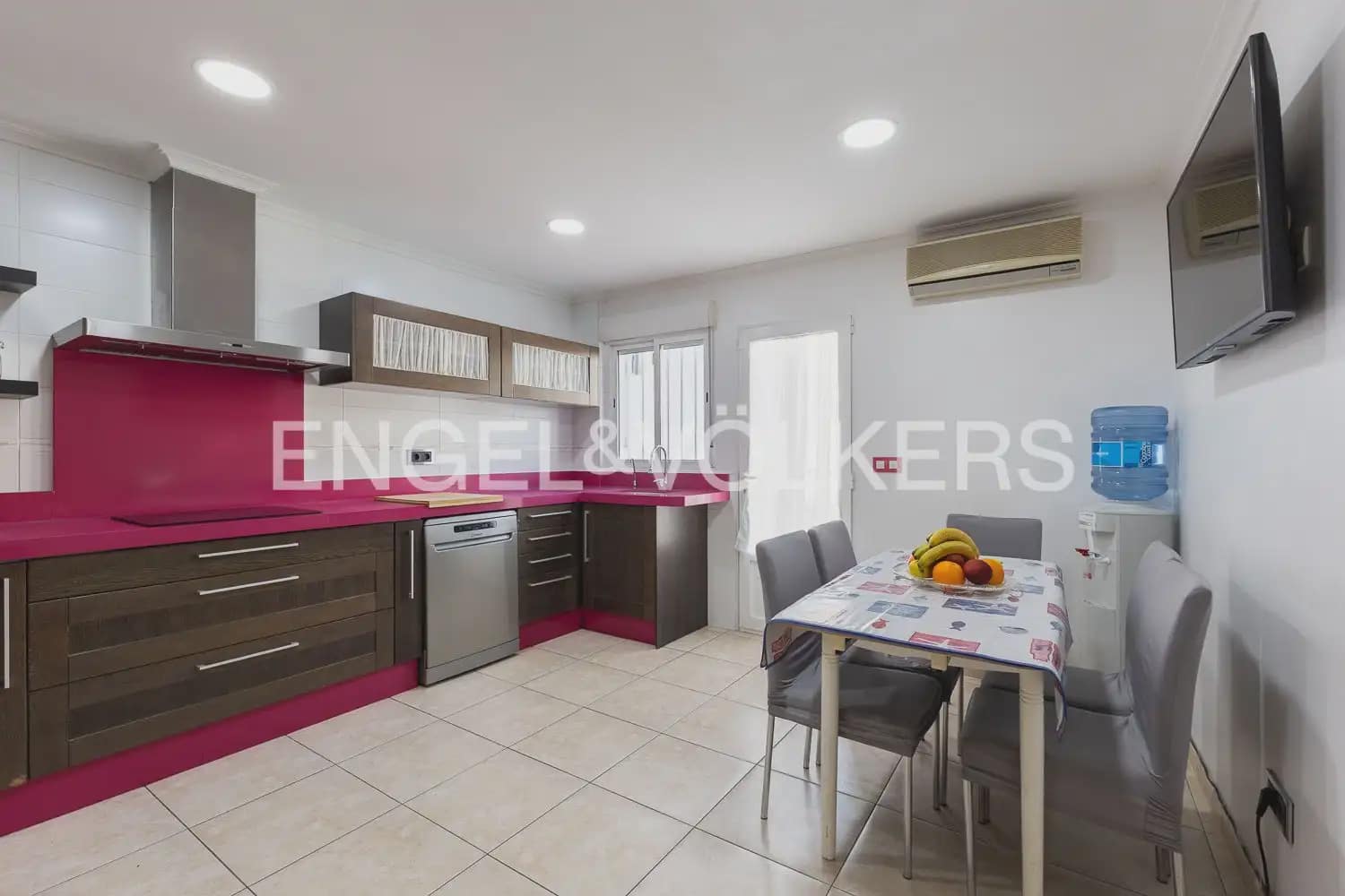 3 slaapkamer Huis te koop in La Pobla de Vallbona met garage - € 450.000 (Ref: 9898317)