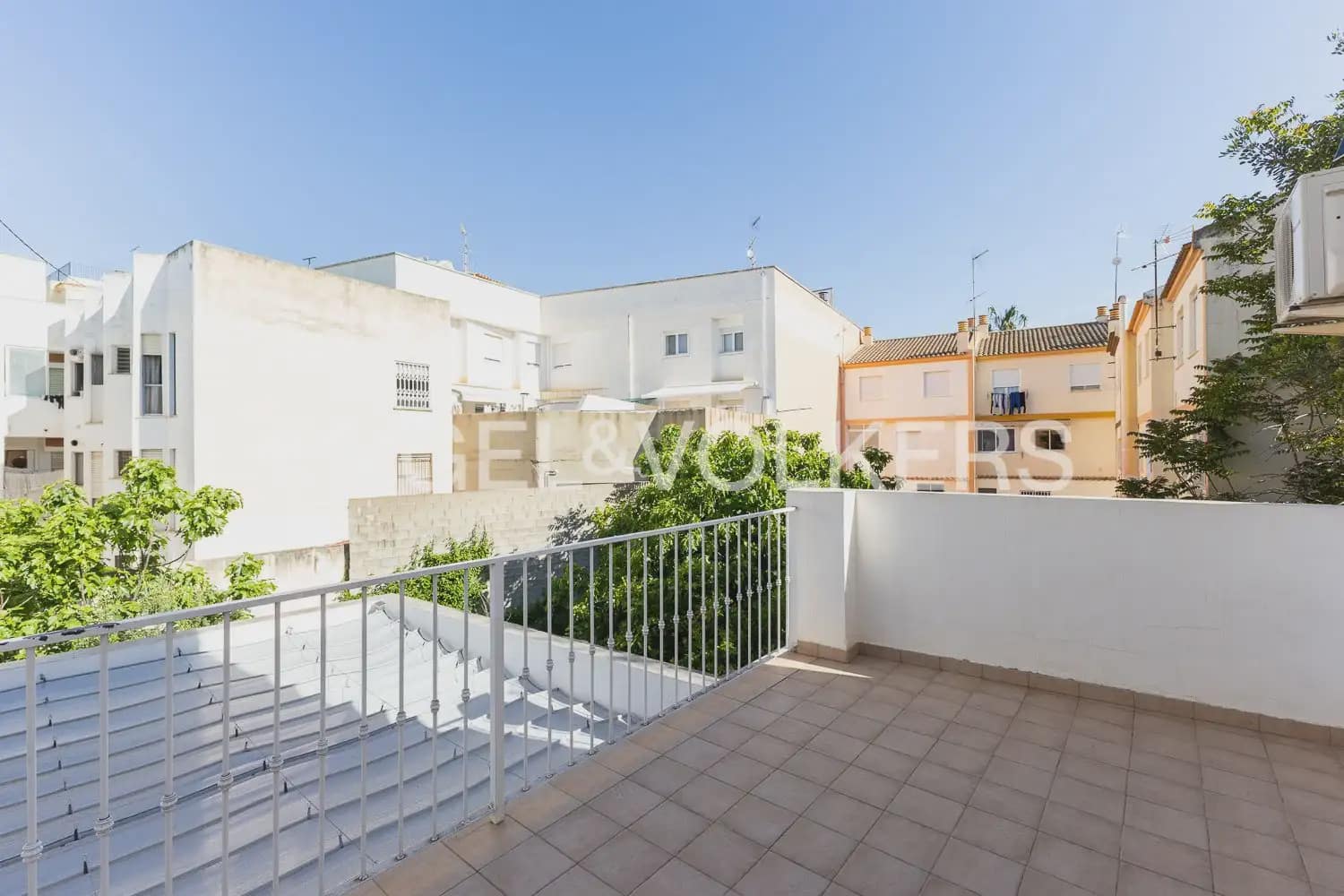 3 slaapkamer Huis te koop in La Pobla de Vallbona met garage - € 450.000 (Ref: 9898317)