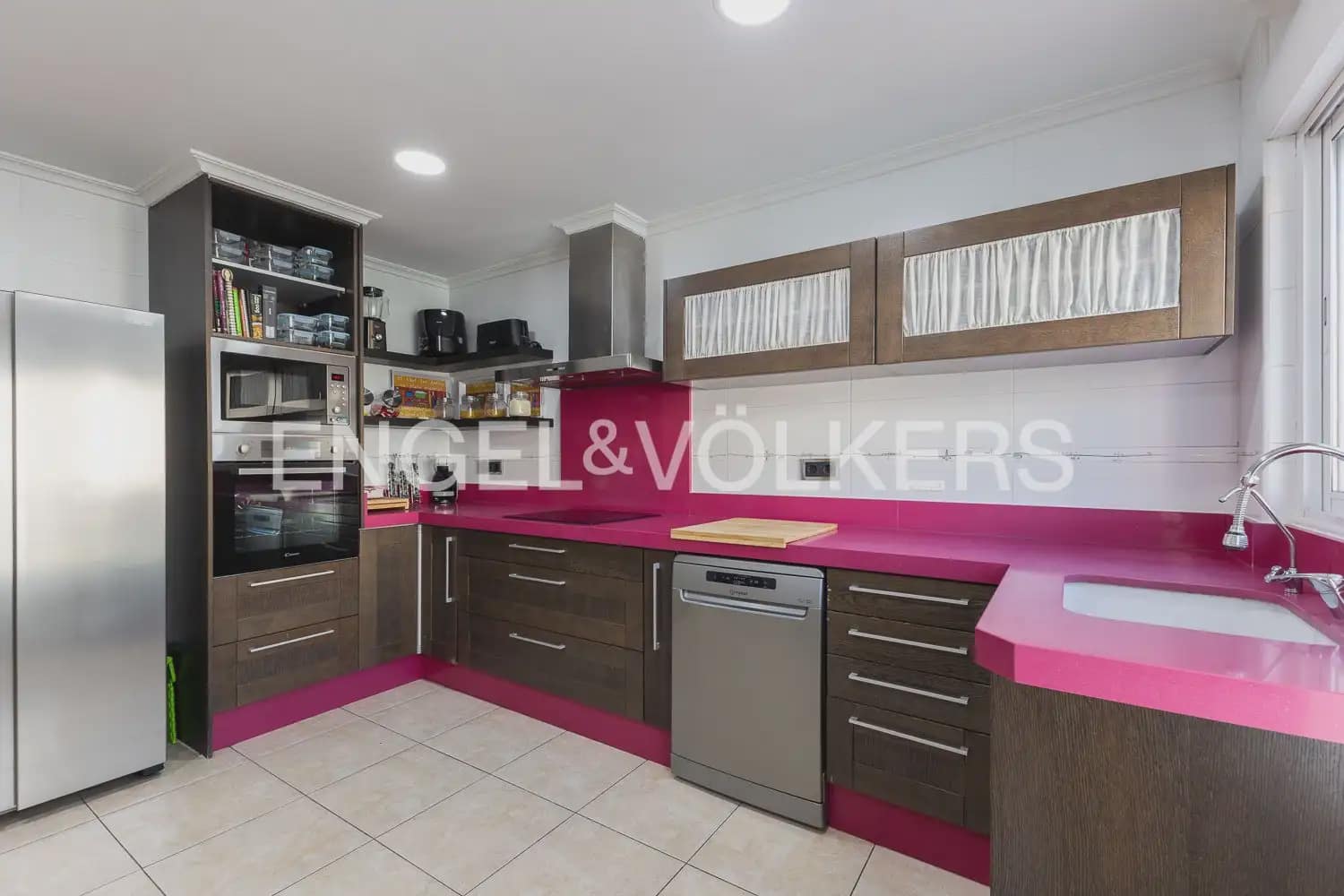 3 slaapkamer Huis te koop in La Pobla de Vallbona met garage - € 450.000 (Ref: 9898317)