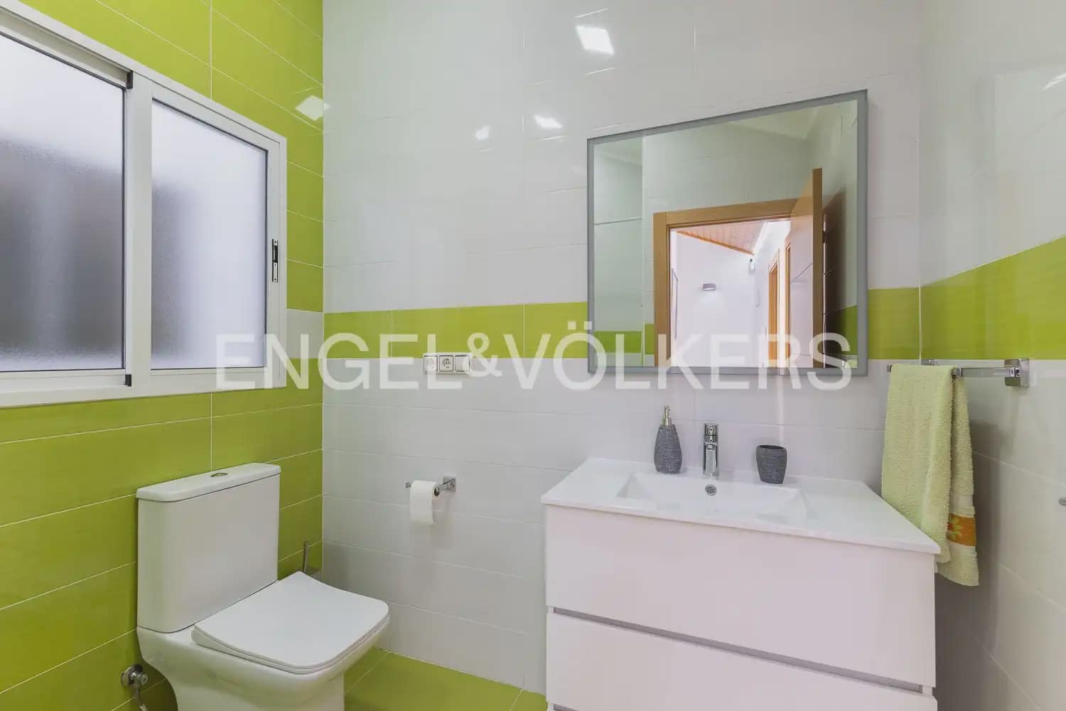 3 slaapkamer Huis te koop in La Pobla de Vallbona met garage - € 450.000 (Ref: 9898317)