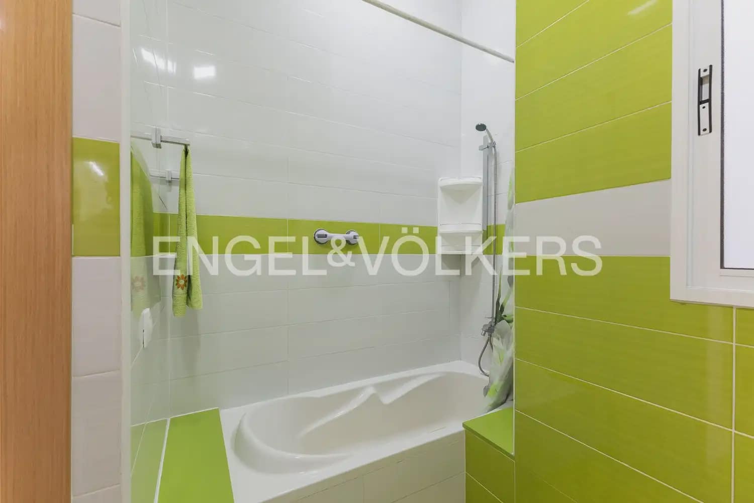 3 slaapkamer Huis te koop in La Pobla de Vallbona met garage - € 450.000 (Ref: 9898317)