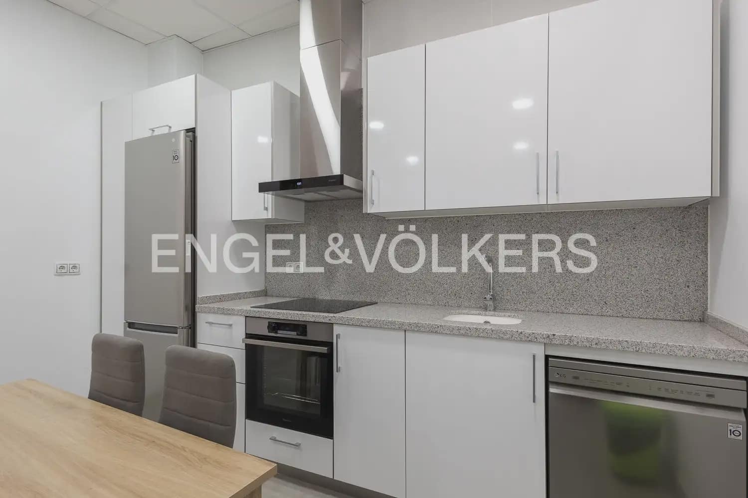 3 slaapkamer Huis te koop in La Pobla de Vallbona met garage - € 450.000 (Ref: 9898317)