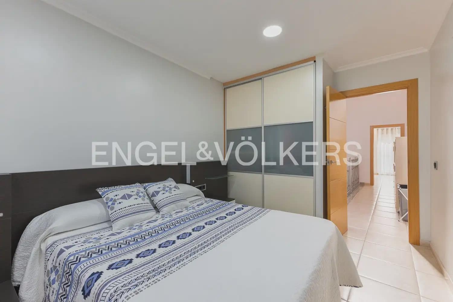 3 slaapkamer Huis te koop in La Pobla de Vallbona met garage - € 450.000 (Ref: 9898317)