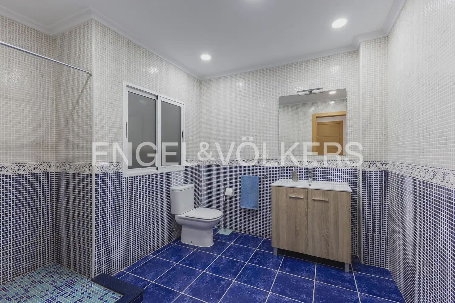3 slaapkamer Huis te koop in La Pobla de Vallbona met garage - € 450.000 (Ref: 9898317)