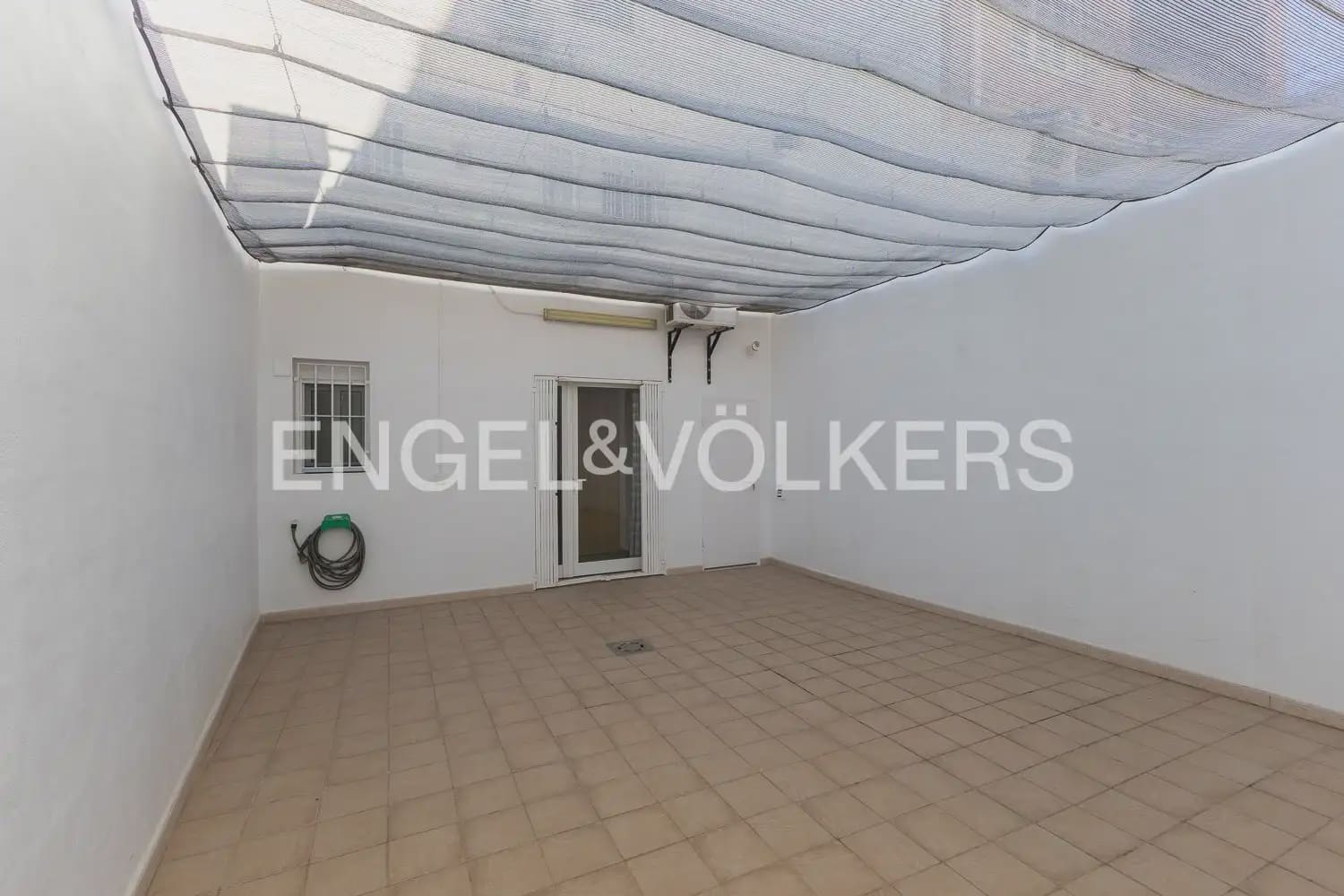 3 slaapkamer Huis te koop in La Pobla de Vallbona met garage - € 450.000 (Ref: 9898317)