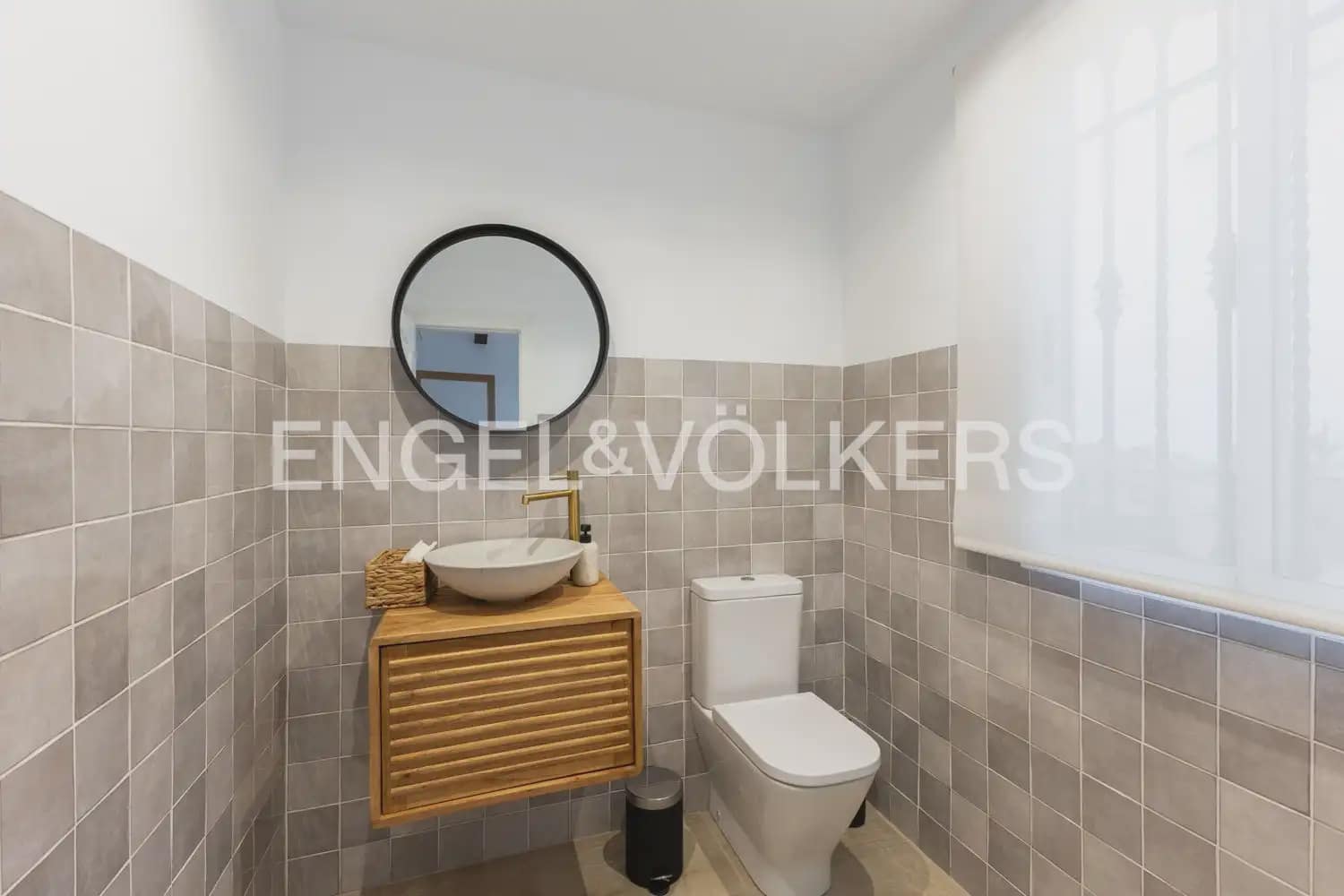 6 bedroom Townhouse for sale in Vila-real with garage - € 550,000 (Ref: 9898318)