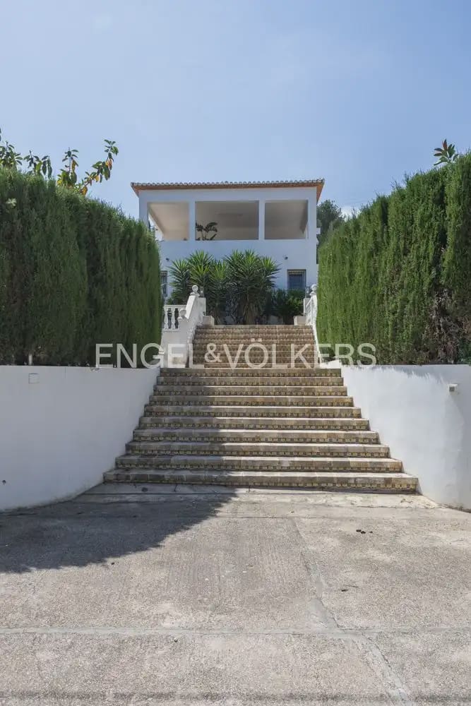 6 sovrum Villa till salu i Denia med pool garage - 1 060 000 € (Ref: 9898319)
