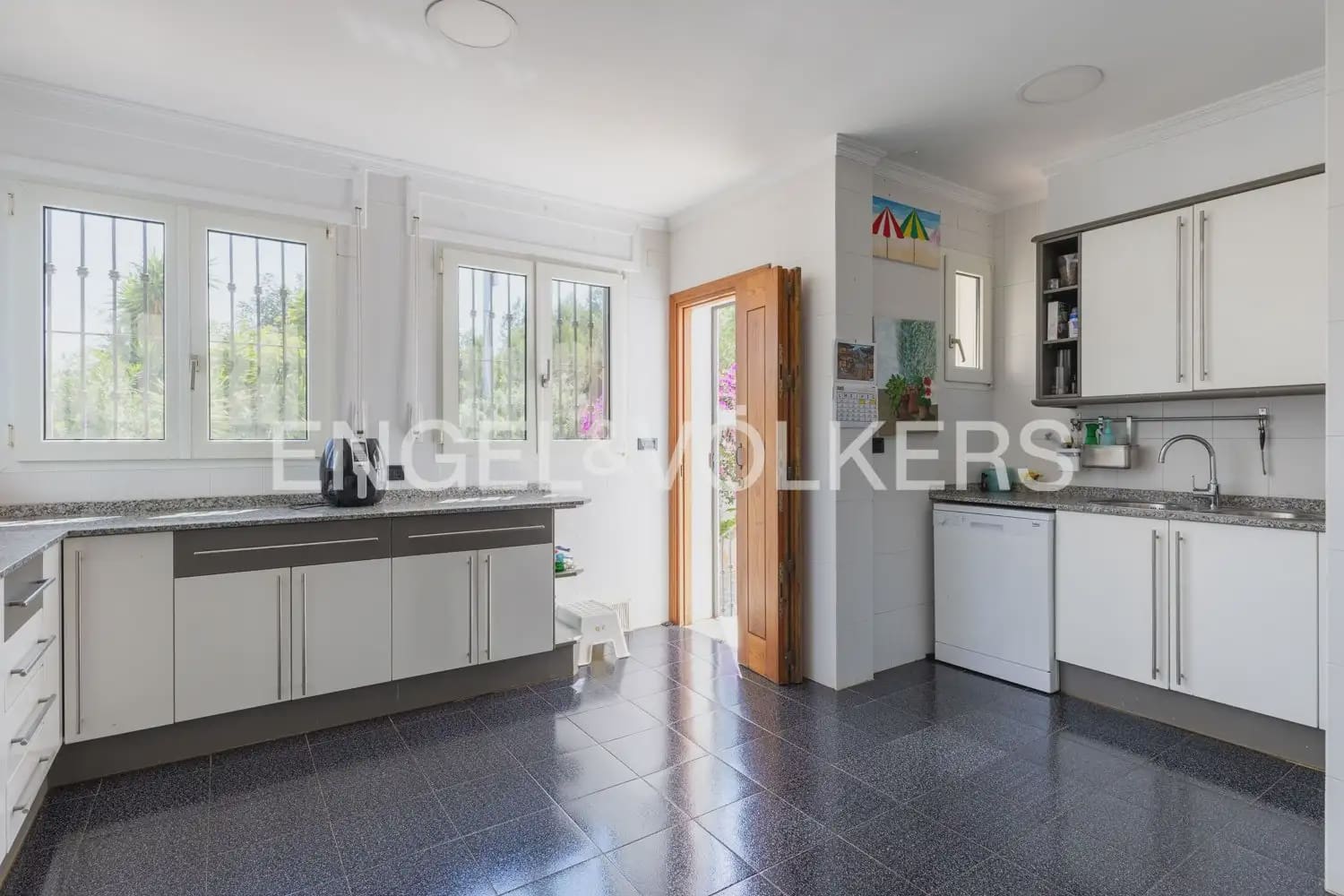 6 sovrum Villa till salu i Denia med pool garage - 1 060 000 € (Ref: 9898319)