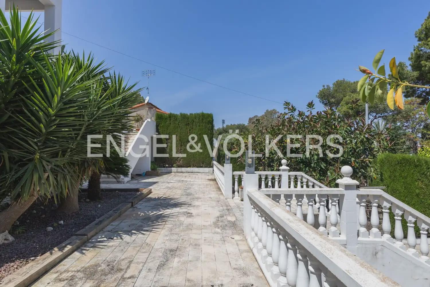 6 sovrum Villa till salu i Denia med pool garage - 1 060 000 € (Ref: 9898319)