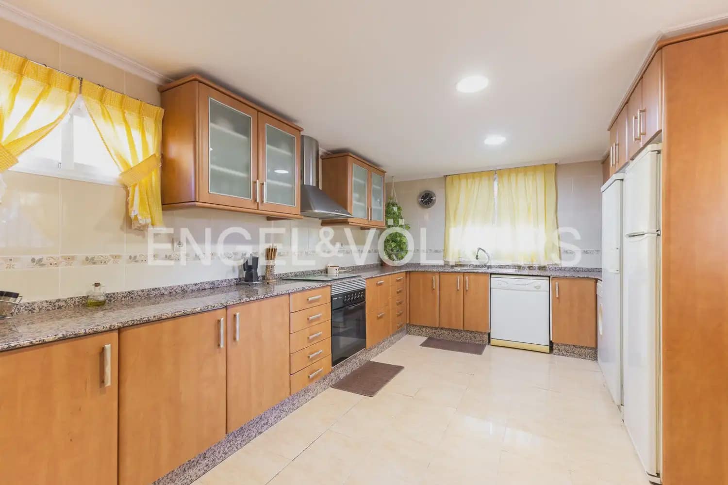 4 sovrum Villa till salu i La Pobla de Vallbona med pool garage - 380 000 € (Ref: 9898320)