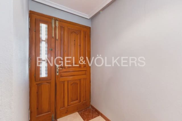 4 sovrum Villa till salu i La Pobla de Vallbona med pool garage - 380 000 € (Ref: 9898320)