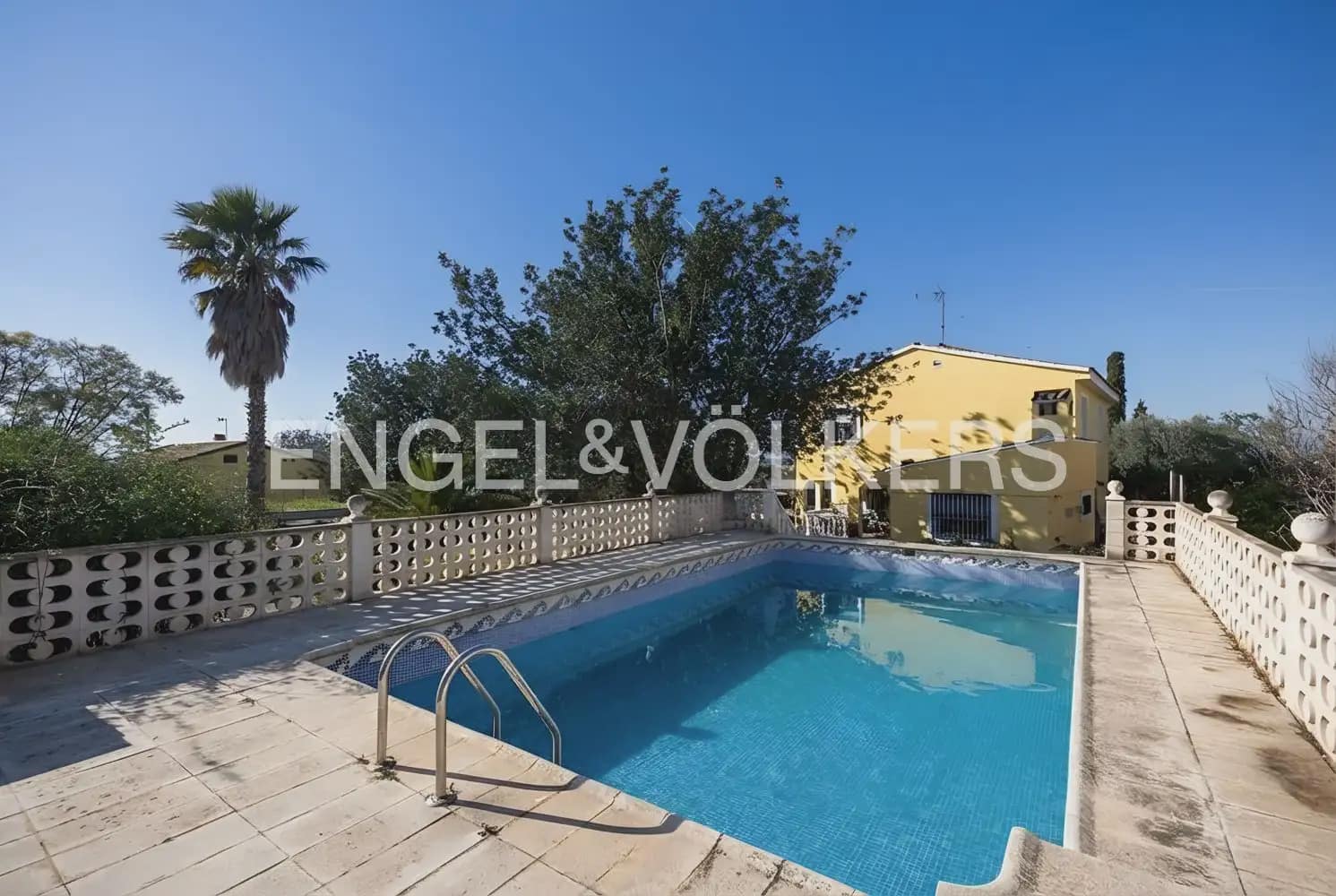 4 sovrum Villa till salu i La Pobla de Vallbona med pool garage - 380 000 € (Ref: 9898320)