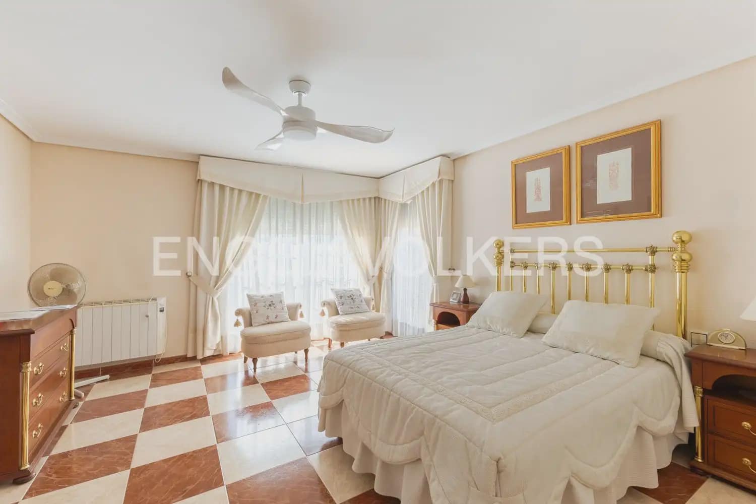 4 sovrum Villa till salu i La Pobla de Vallbona med pool garage - 380 000 € (Ref: 9898320)