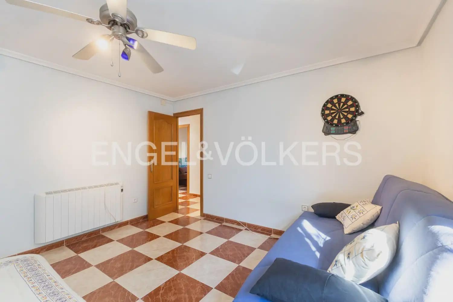 4 sovrum Villa till salu i La Pobla de Vallbona med pool garage - 380 000 € (Ref: 9898320)