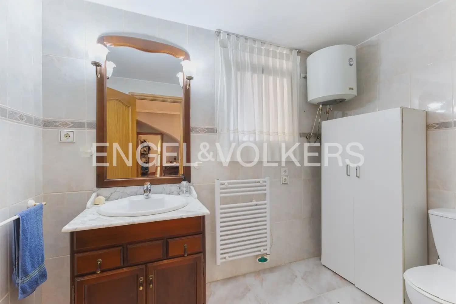 4 sovrum Villa till salu i La Pobla de Vallbona med pool garage - 380 000 € (Ref: 9898320)