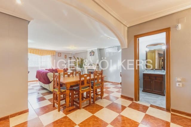 4 sovrum Villa till salu i La Pobla de Vallbona med pool garage - 380 000 € (Ref: 9898320)