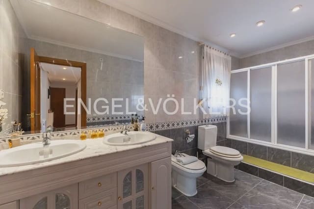 4 sovrum Villa till salu i La Pobla de Vallbona med pool garage - 380 000 € (Ref: 9898320)