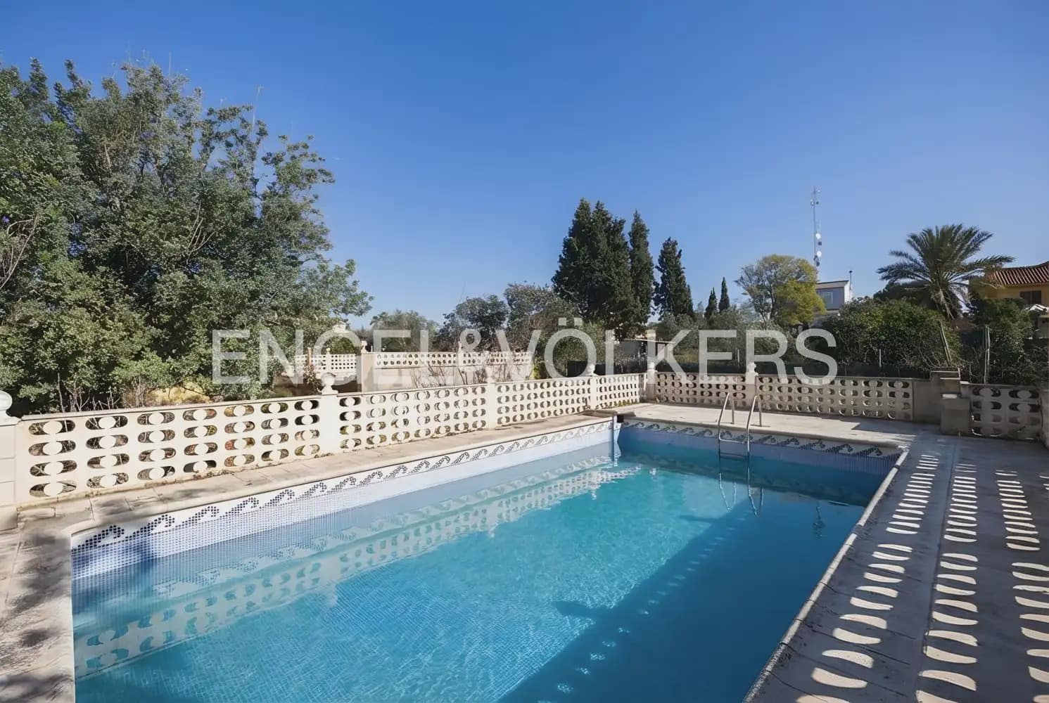 4 sovrum Villa till salu i La Pobla de Vallbona med pool garage - 380 000 € (Ref: 9898320)