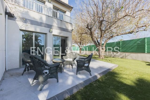 5 sovrum Semi-fristående Villa till salu i Gandia med garage - 818 000 € (Ref: 9898321)