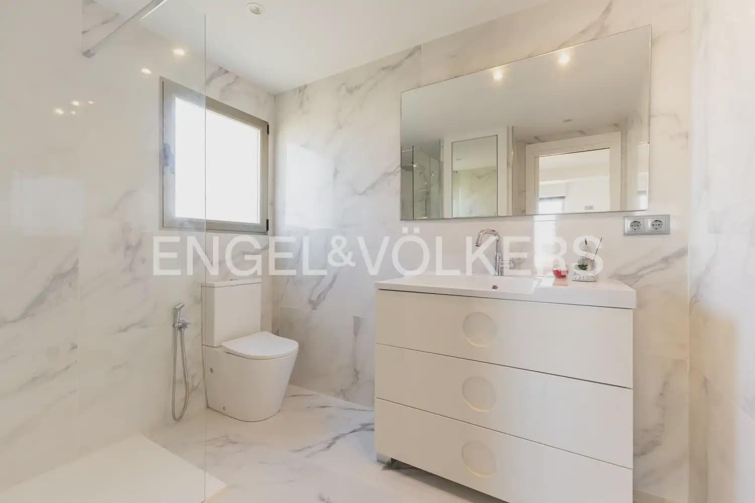 5 sovrum Semi-fristående Villa till salu i Gandia med garage - 818 000 € (Ref: 9898321)