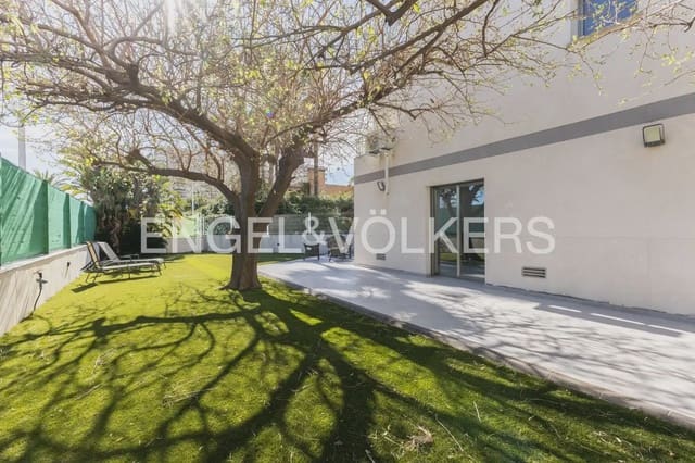 5 sovrum Semi-fristående Villa till salu i Gandia med garage - 818 000 € (Ref: 9898321)