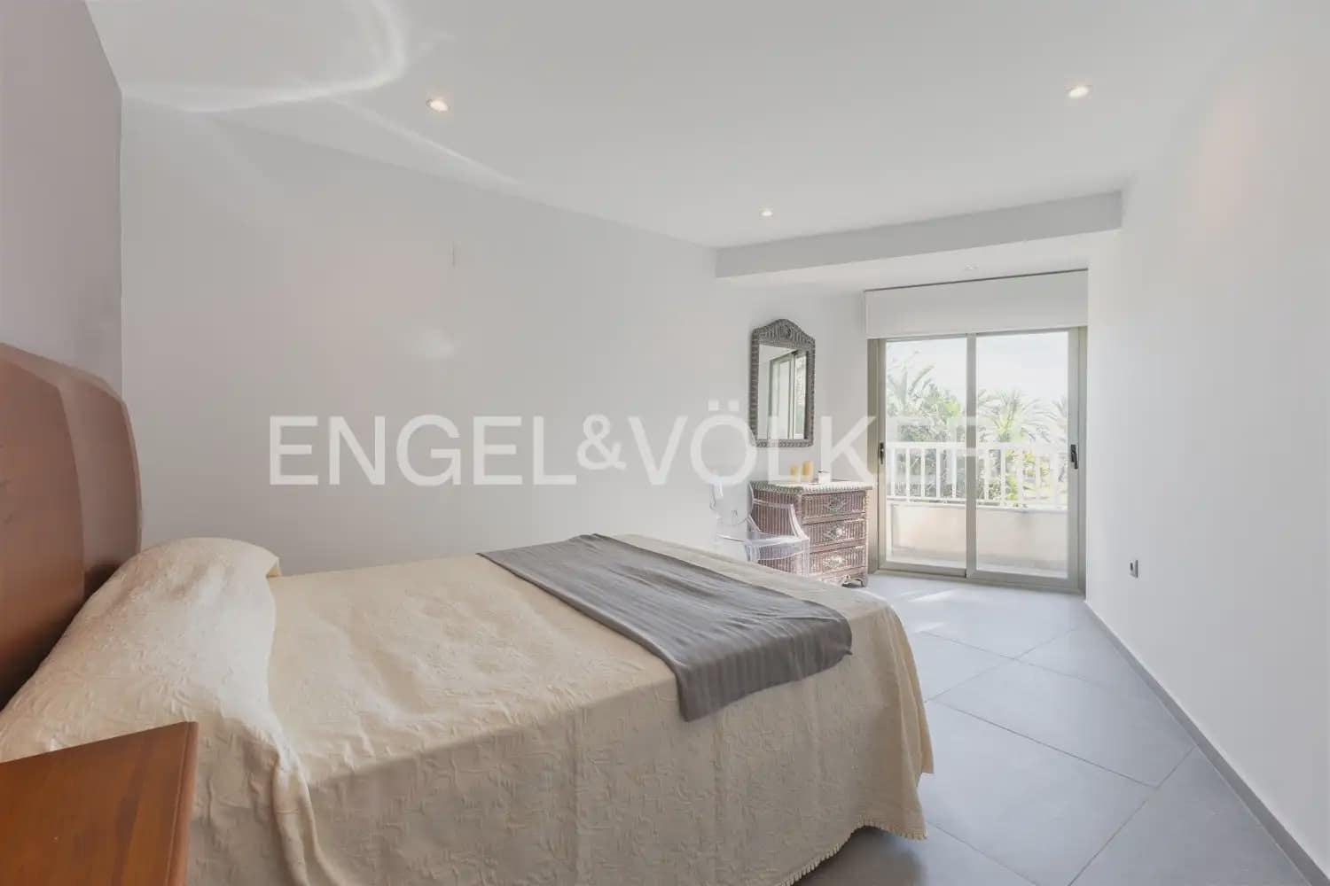 5 sovrum Semi-fristående Villa till salu i Gandia med garage - 818 000 € (Ref: 9898321)