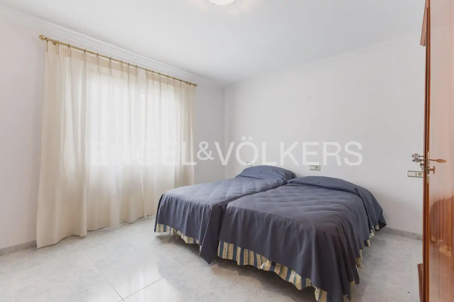 3 Zimmer Villa zu verkaufen in Oliva mit Garage - 380.000 € (Ref: 9898322)