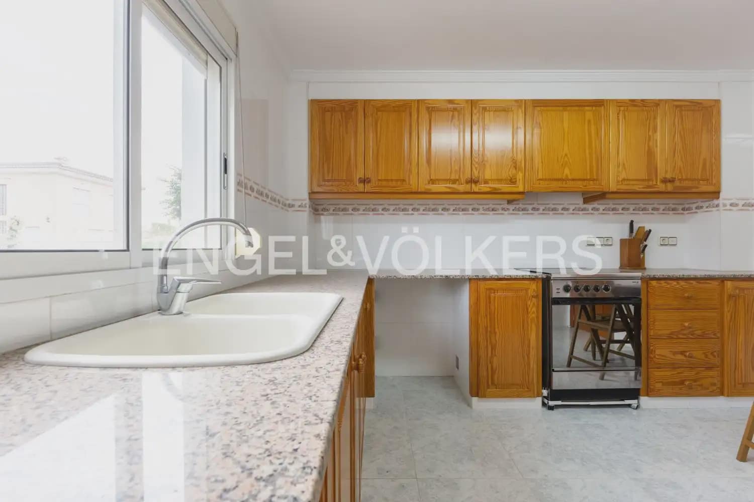 3 Zimmer Villa zu verkaufen in Oliva mit Garage - 380.000 € (Ref: 9898322)