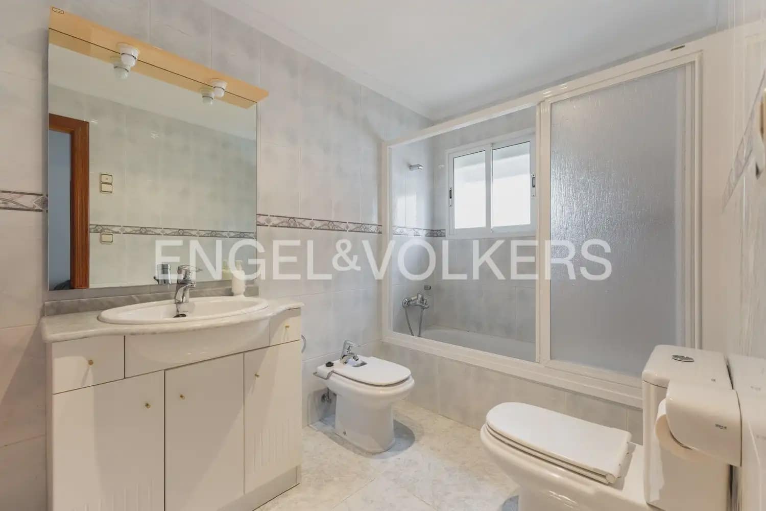 3 Zimmer Villa zu verkaufen in Oliva mit Garage - 380.000 € (Ref: 9898322)