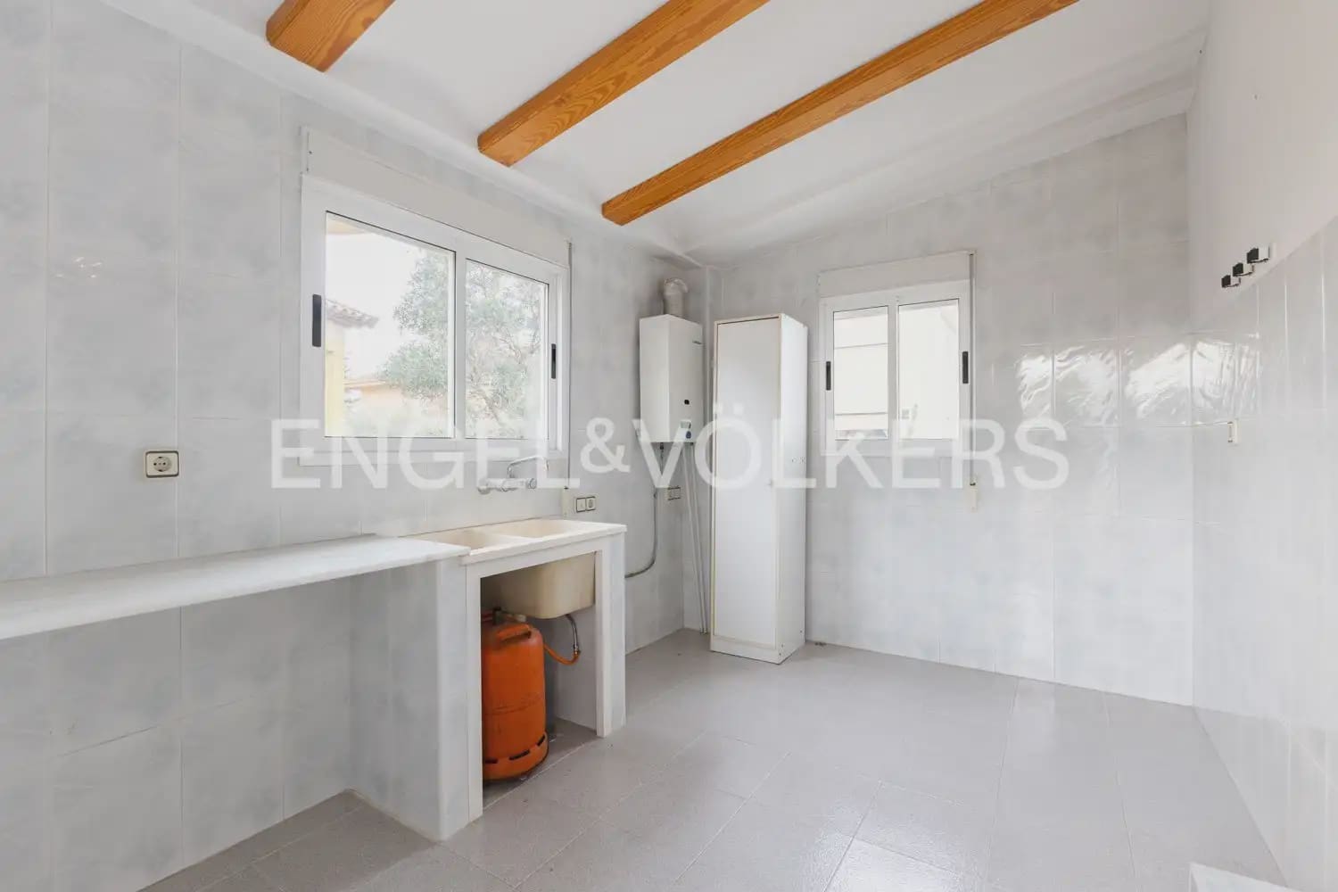 3 Zimmer Villa zu verkaufen in Oliva mit Garage - 380.000 € (Ref: 9898322)