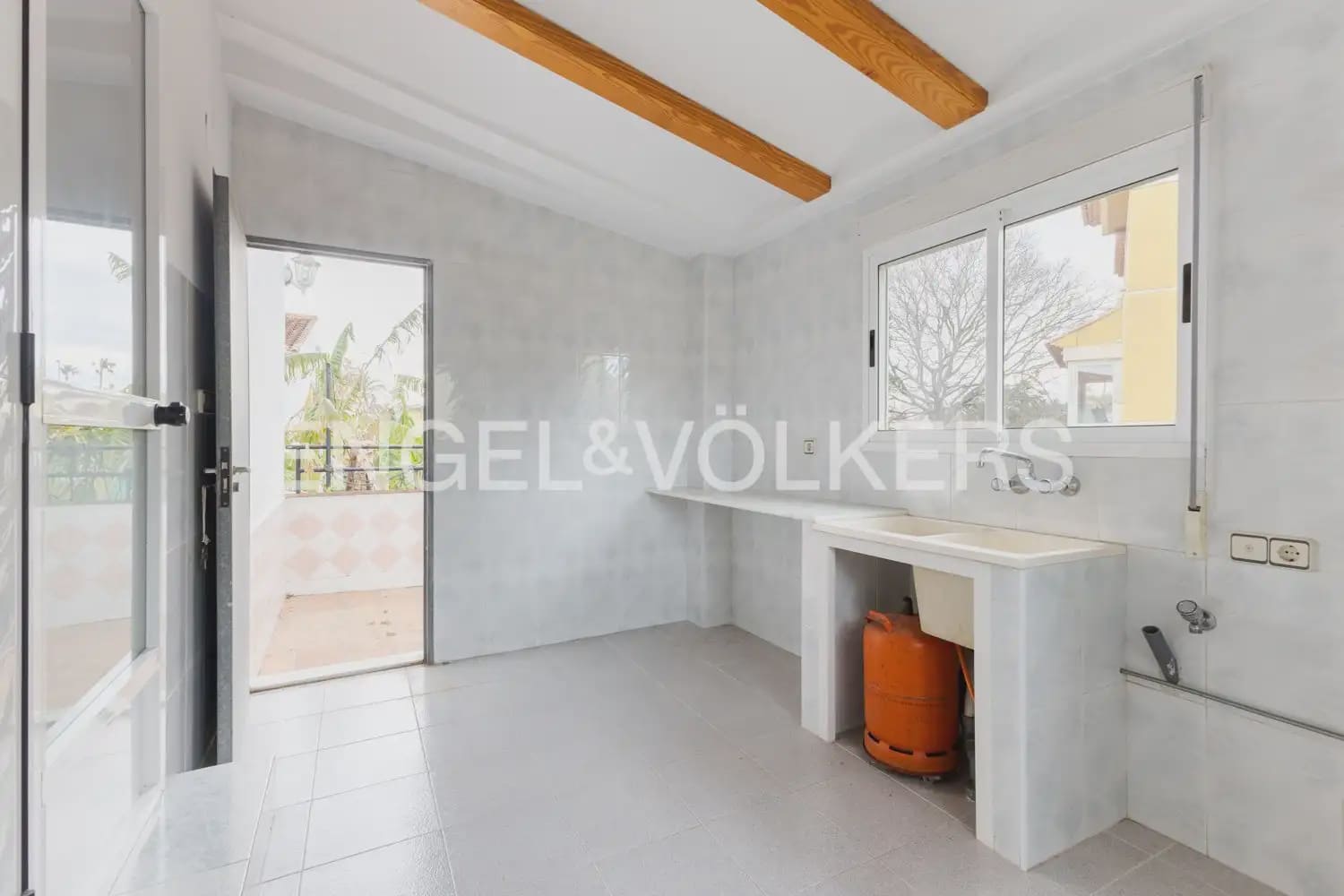 3 Zimmer Villa zu verkaufen in Oliva mit Garage - 380.000 € (Ref: 9898322)