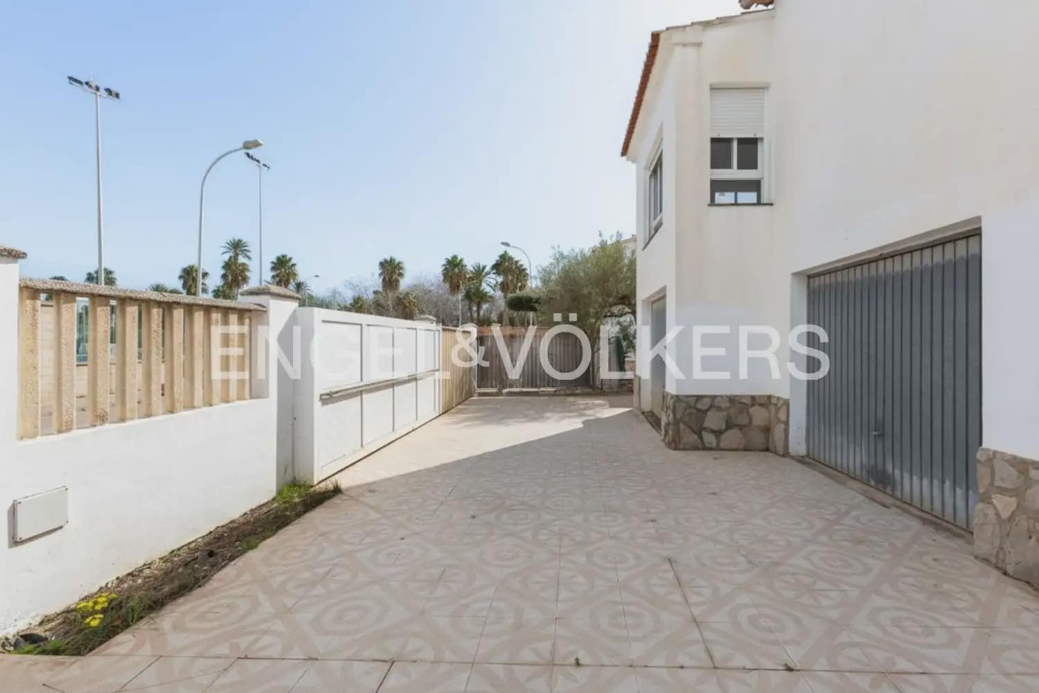 3 Zimmer Villa zu verkaufen in Oliva mit Garage - 380.000 € (Ref: 9898322)