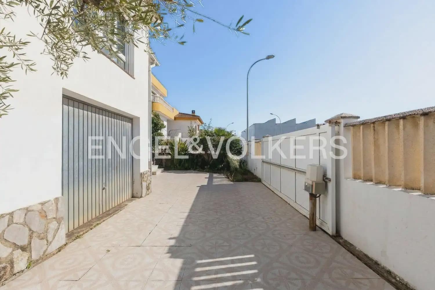 3 Zimmer Villa zu verkaufen in Oliva mit Garage - 380.000 € (Ref: 9898322)