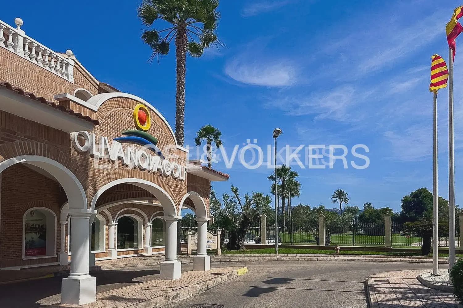 3 Zimmer Villa zu verkaufen in Oliva mit Garage - 380.000 € (Ref: 9898322)