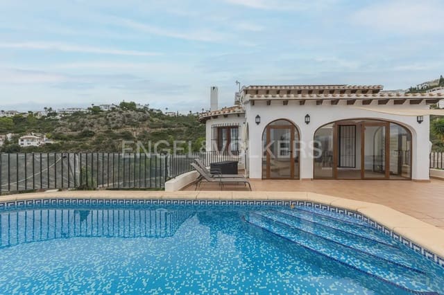 Chalet de 3 habitaciones en Pego en venta con piscina garaje - 429.000 € (Ref: 9898324)