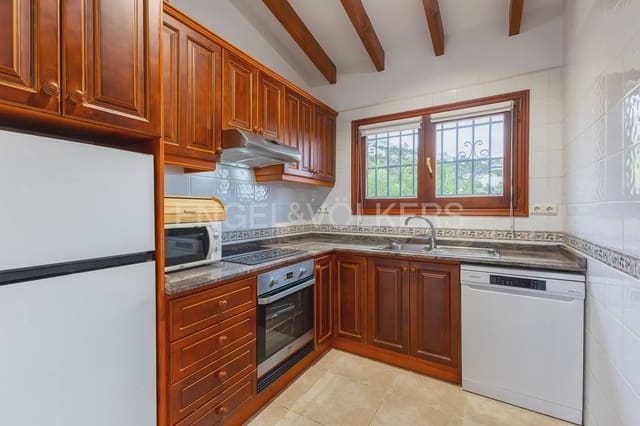 Chalet de 3 habitaciones en Pego en venta con piscina garaje - 429.000 € (Ref: 9898324)