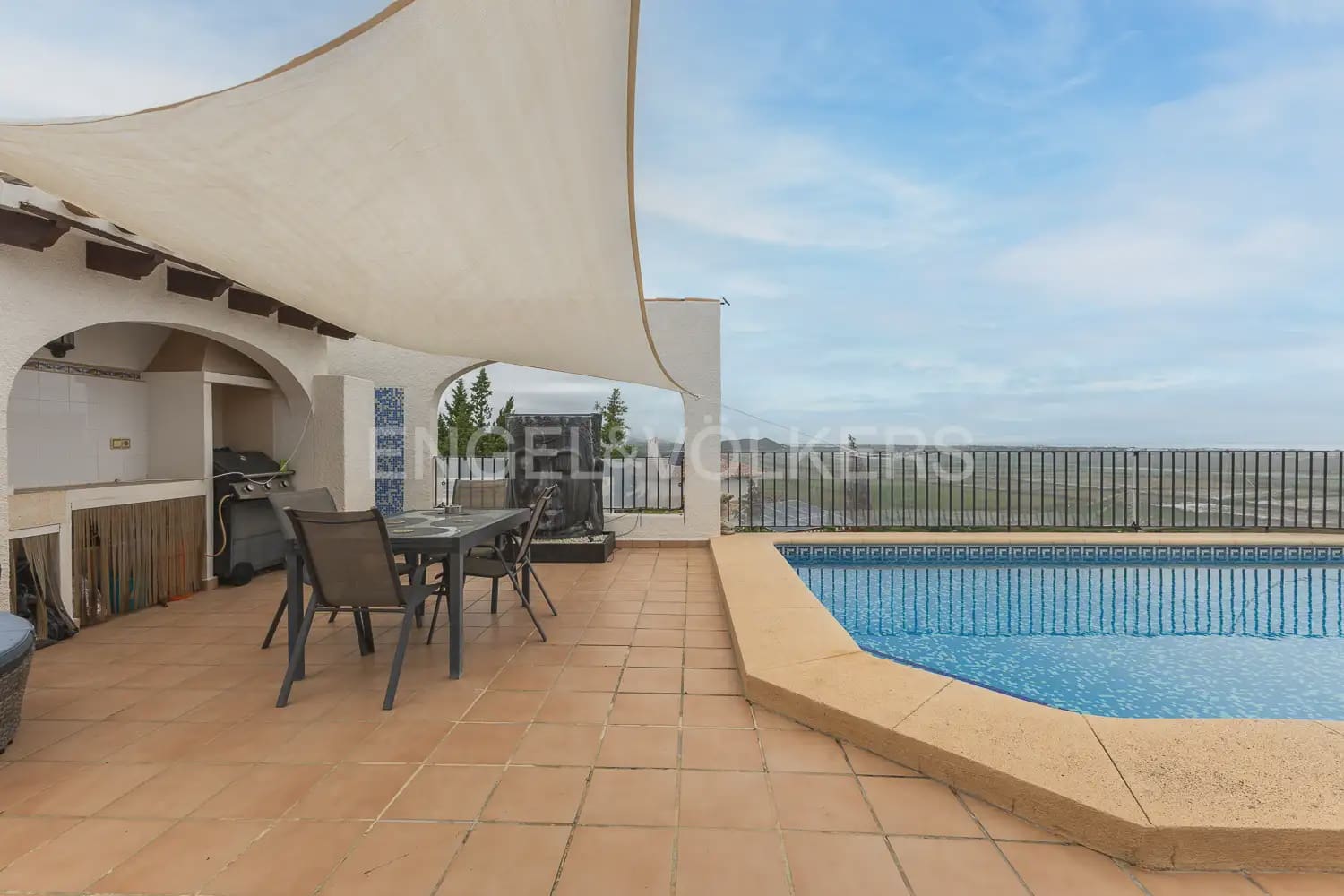 3 soveværelse Villa til salg i Pego med swimmingpool garage - € 429.000 (Ref: 9898324)