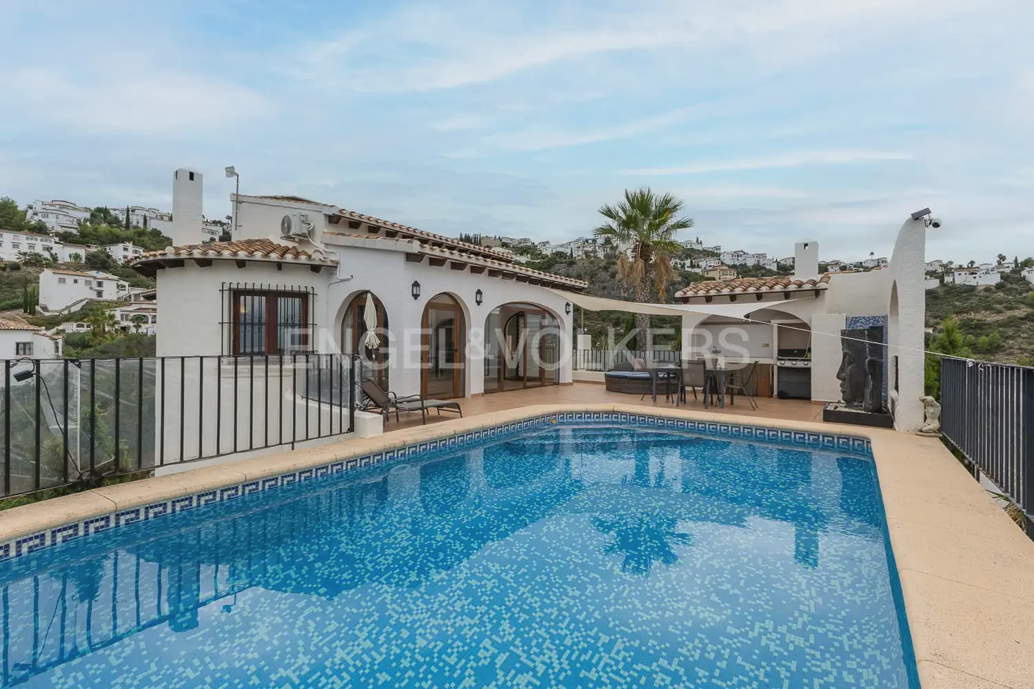 3 soveværelse Villa til salg i Pego med swimmingpool garage - € 429.000 (Ref: 9898324)