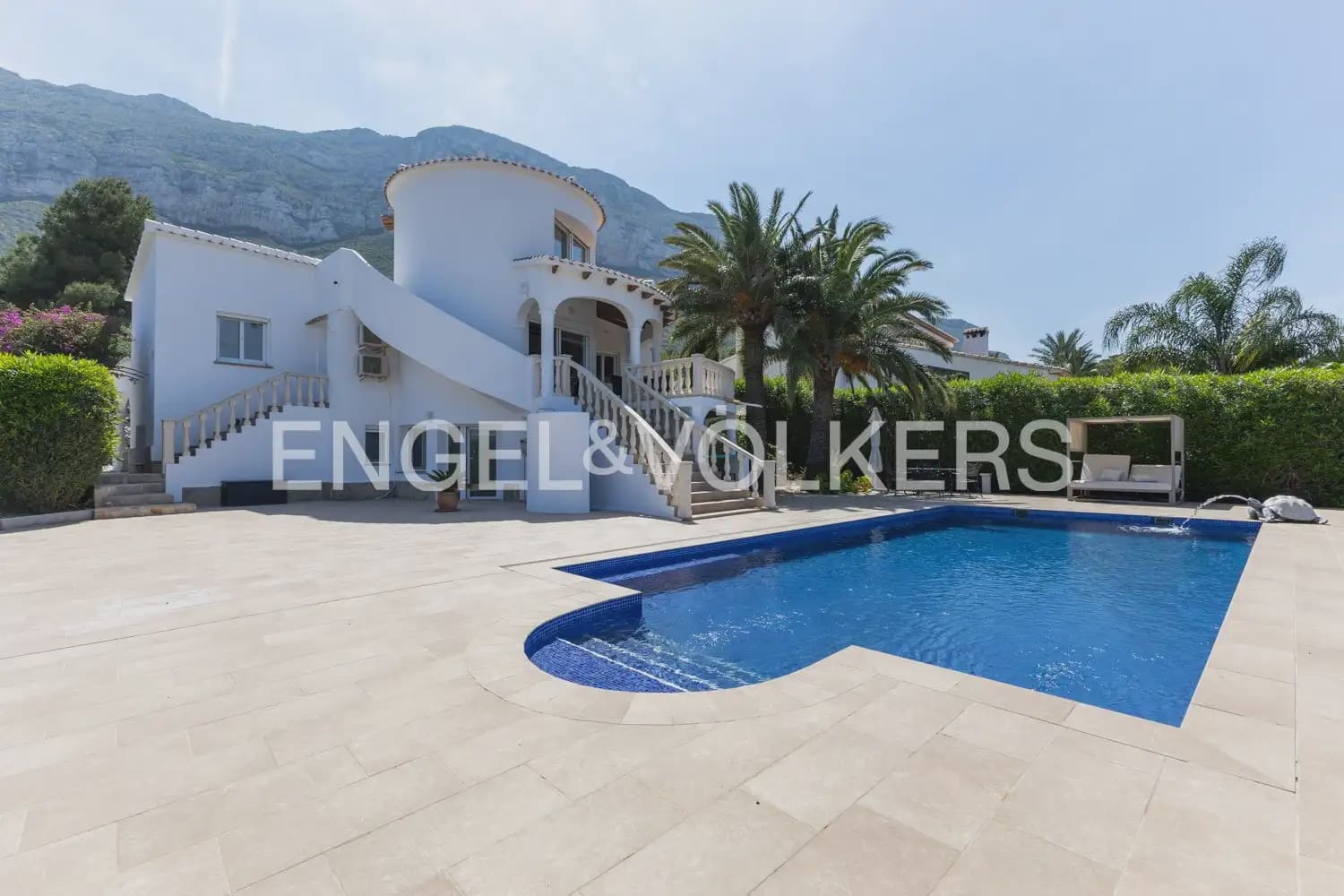 5 soverom Villa til salgs i Denia med garasje - € 895 000 (Ref: 9898325)
